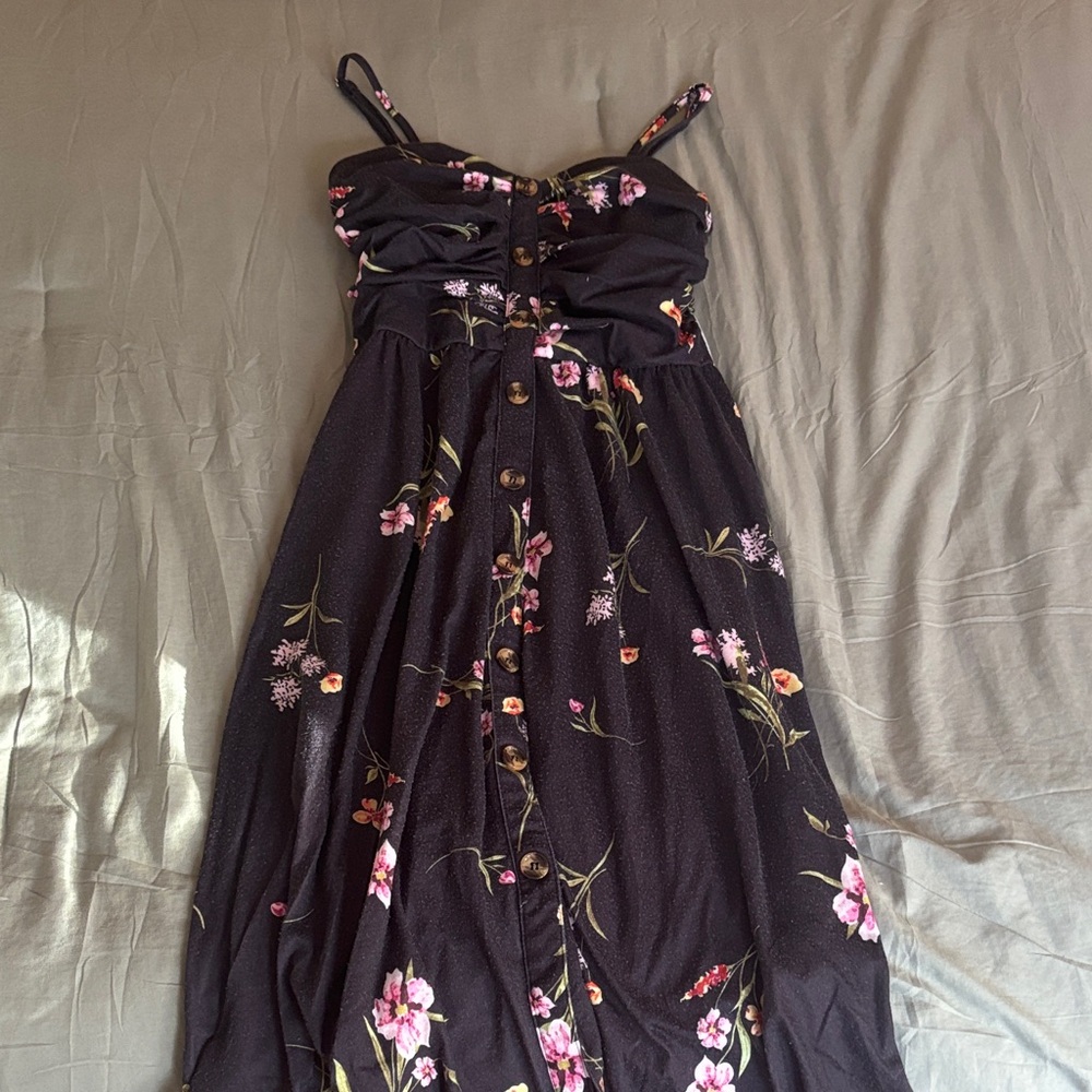 Chic Black Floral Midi Dress